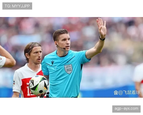 欧洲杯争议判罚引热议，裁判关键决定成比赛转折点