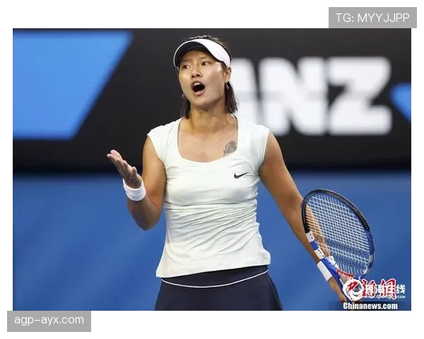 李娜赛场上像狠角色，可她家照顾娃的样子谁能想到啊？