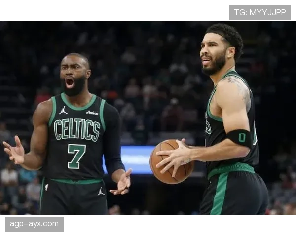 杰伦·布朗单打提升球队得分效率，对比塔图姆承接关键进攻更具杀伤力